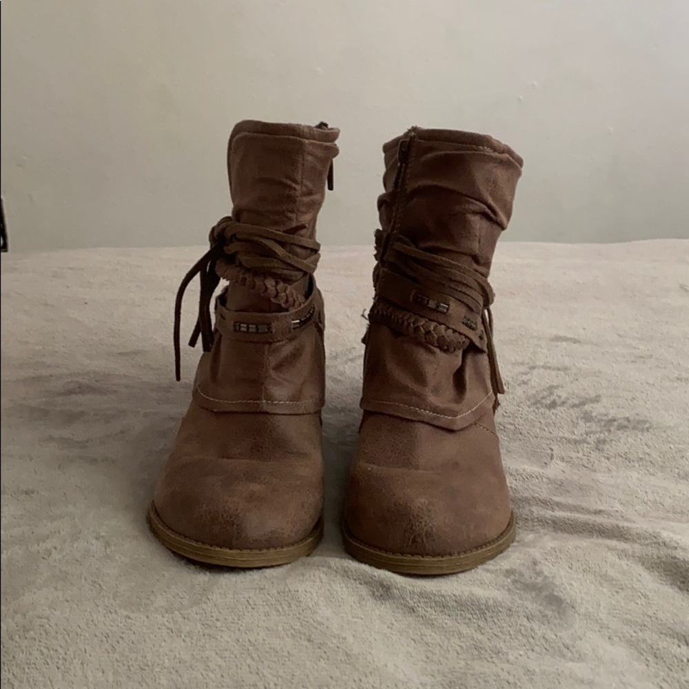 $12 - Picture 4 of 4